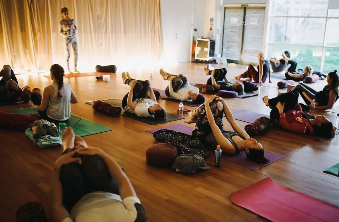 Vinyasa Flow + Yin Yoga (Todos los niveles)