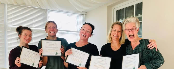 Retiro residencial de curso corto de formación de profesores de yoga junto al mar en Norfolk
