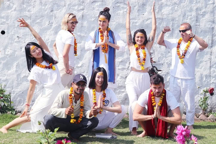 Formación de Profesores de Yoga de 300 Horas en Rishikesh – del 1 al 28 de octubre de 2026