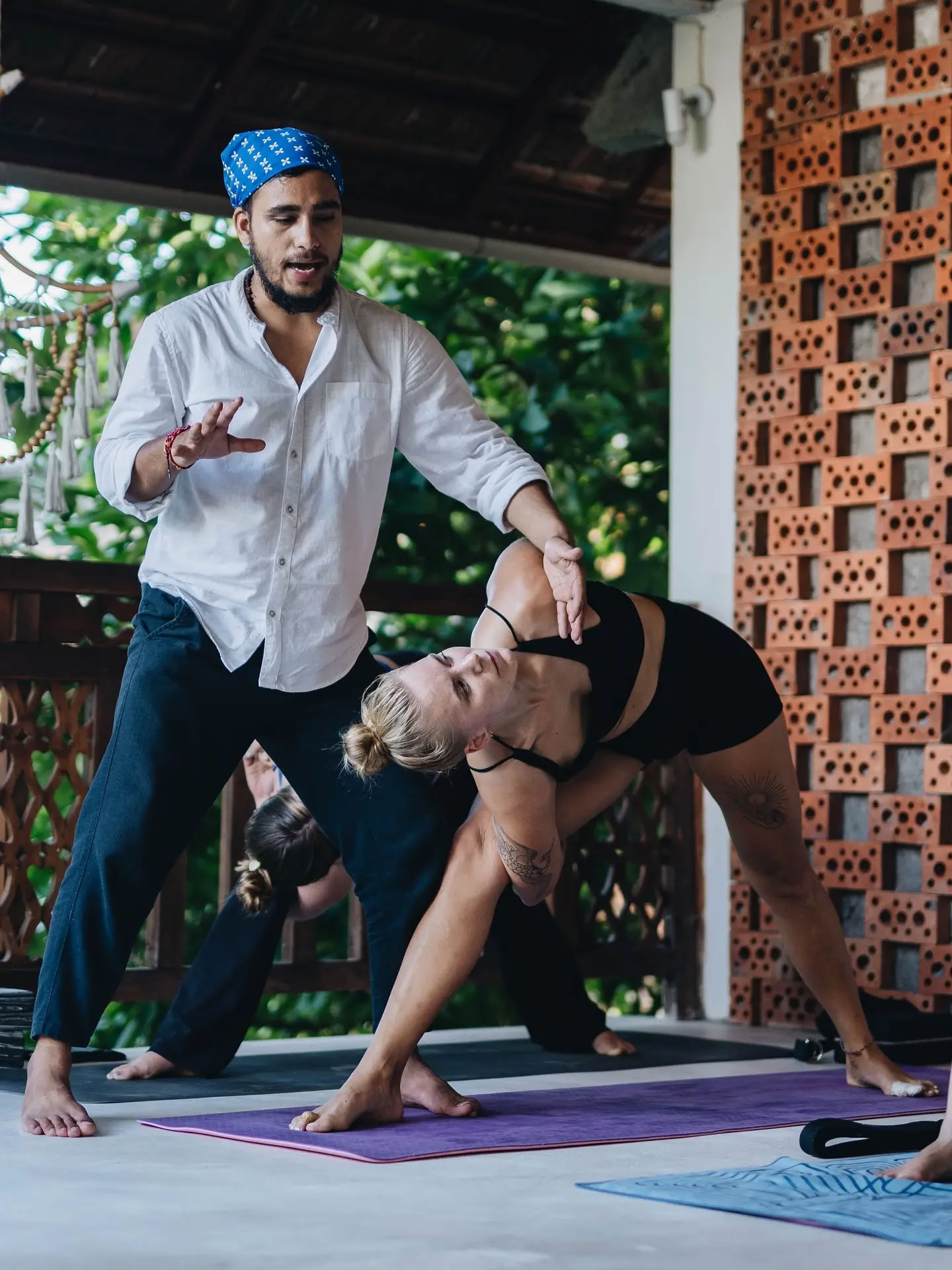 Curso Avanzado de Formación de Profesores de Yoga de 300 Horas – del 1 de junio al 25 de junio de 2026