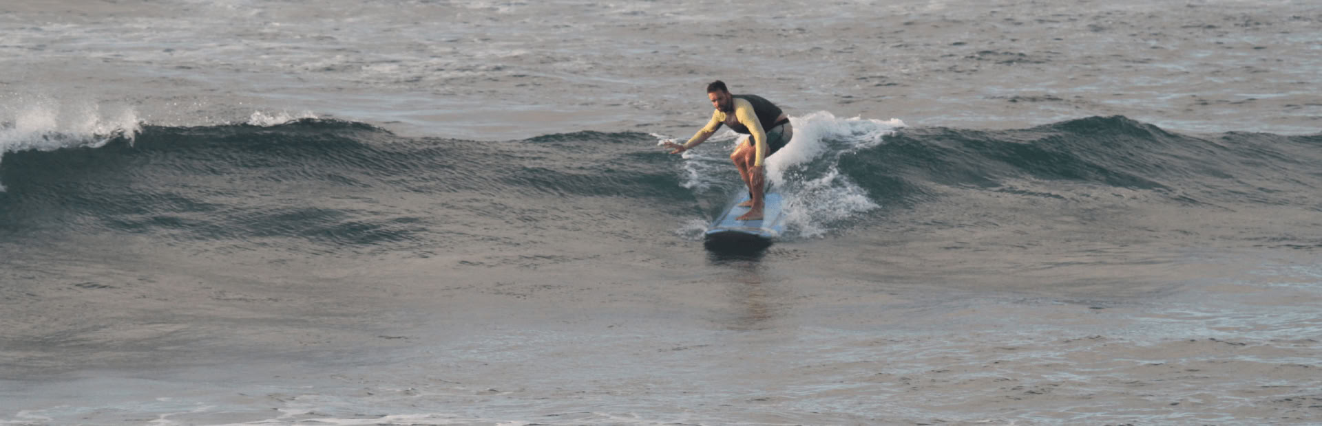 Retiro Estándar de Surf y Yoga
