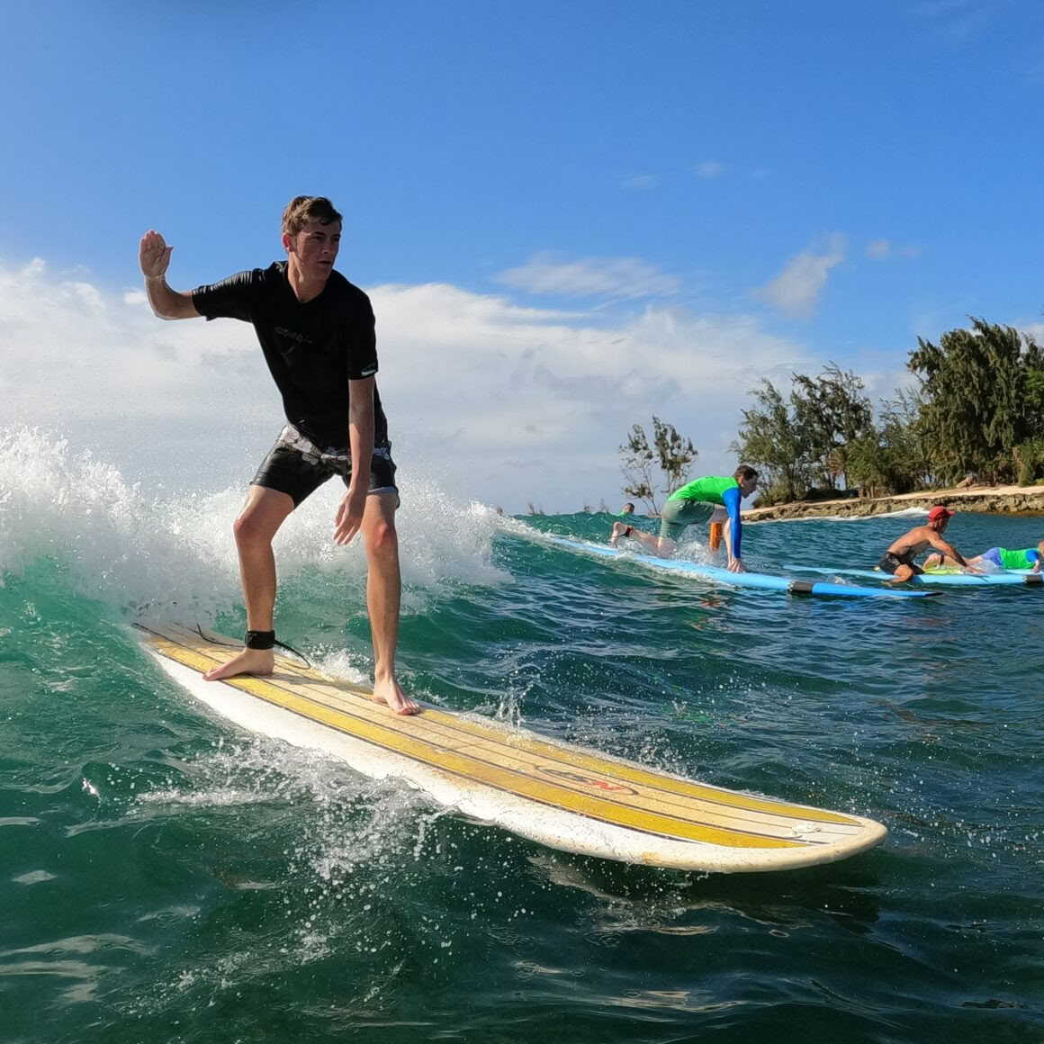 Retiro corto de surf y yoga