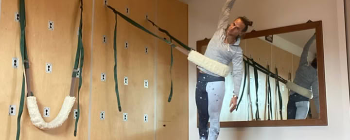 Yoga en pared y terapia de suspensión