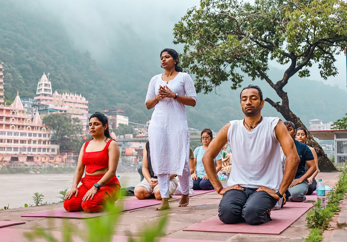 Formación de profesores de yoga aéreo en Rishikesh, India