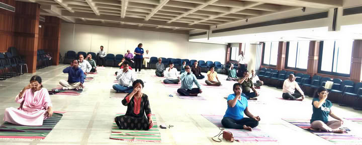 Taller de yoga sobre la salud después de la jubilación