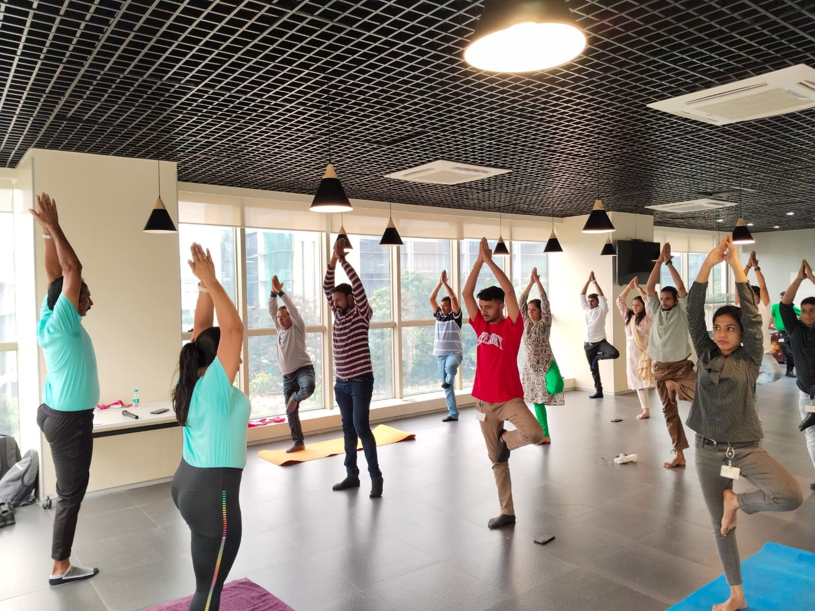 Clase de yoga matutina AYK (7:00 - 8:00)