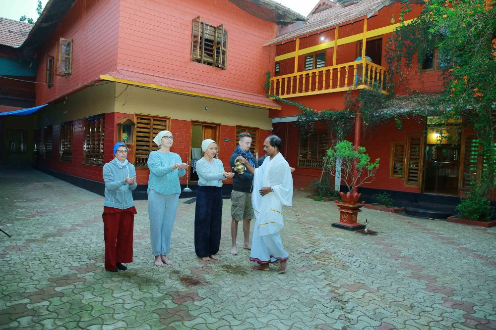Retiro de Hatha Yoga con Bhoomaji