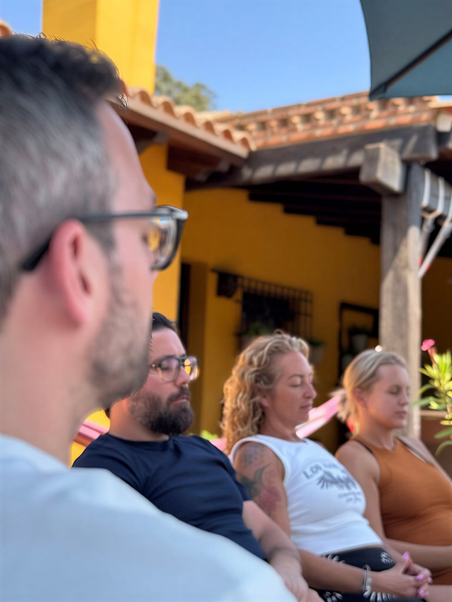 Retiro holístico integrativo de ayahuasca de 5 días en grupo pequeño con respiración chamánica y kambó en Málaga, España