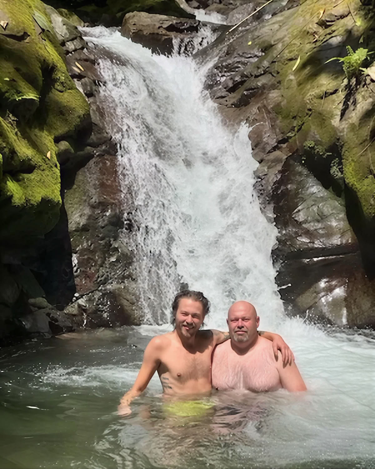 Viaje asistido con psilocibina