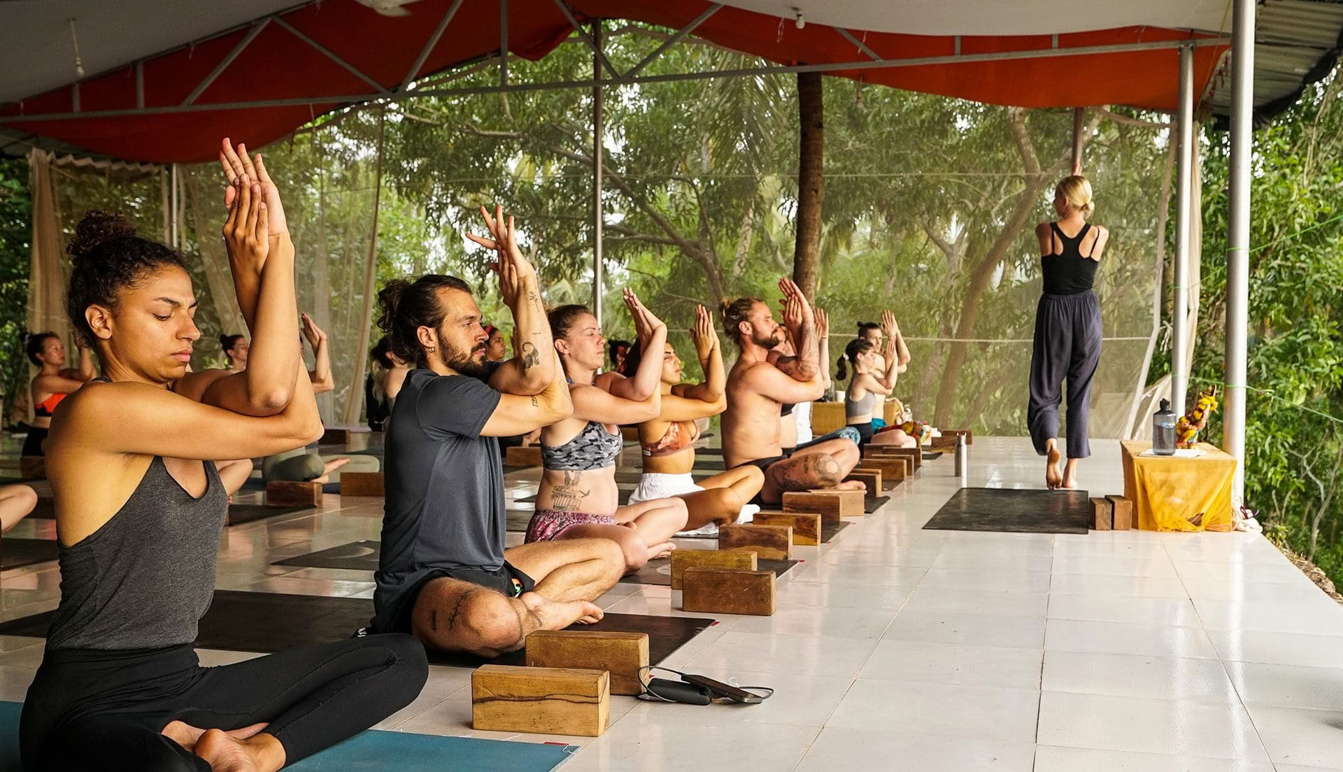 TTC avanzado de yoga Vinyasa Flow de 300 horas – India