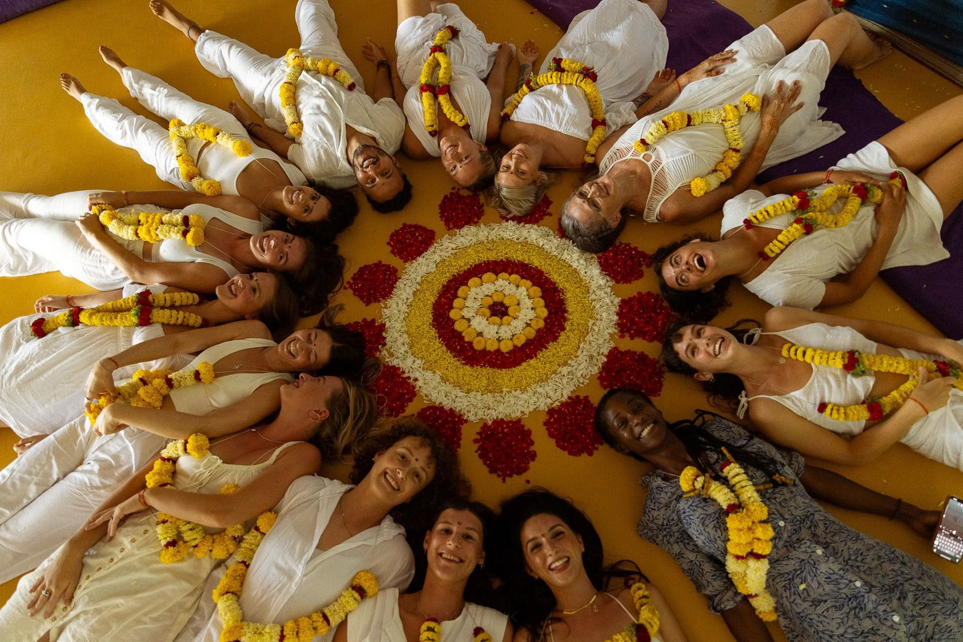 Formación de profesores de yoga Hatha Vinyasa de 200 horas – 25 de abril - 20 de mayo