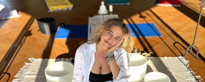 Yoga y meditación con sonido con Elizabeth Del Negro