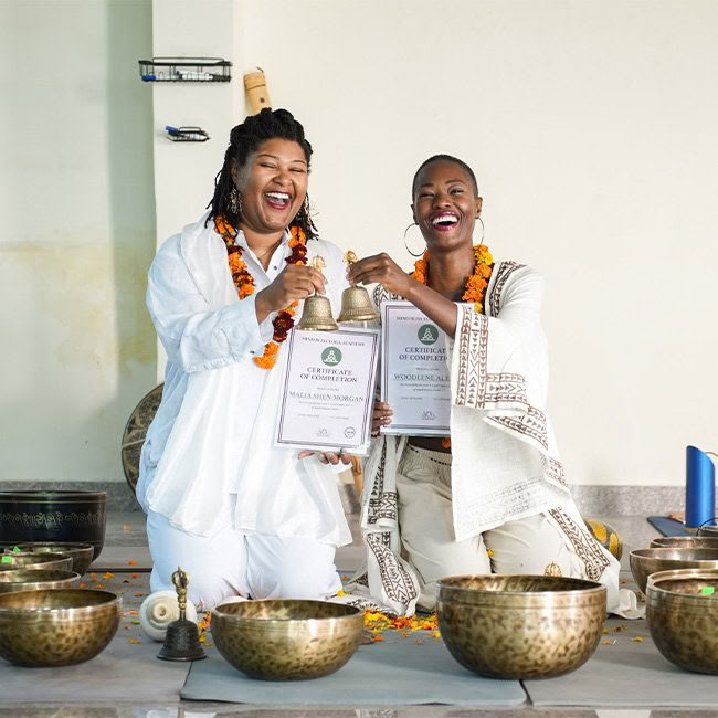 Curso de formación de profesores en sanación con sonido de 100 horas en Rishikesh