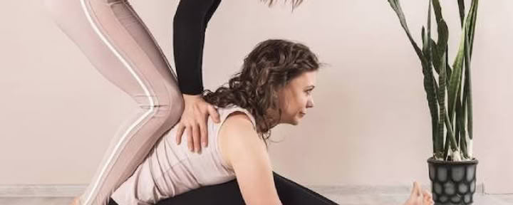 TTC de Terapia de Yoga de 100 Horas en Rishikesh