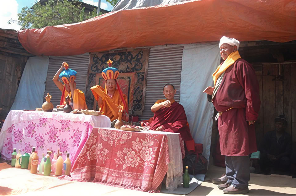 Sangha familiar