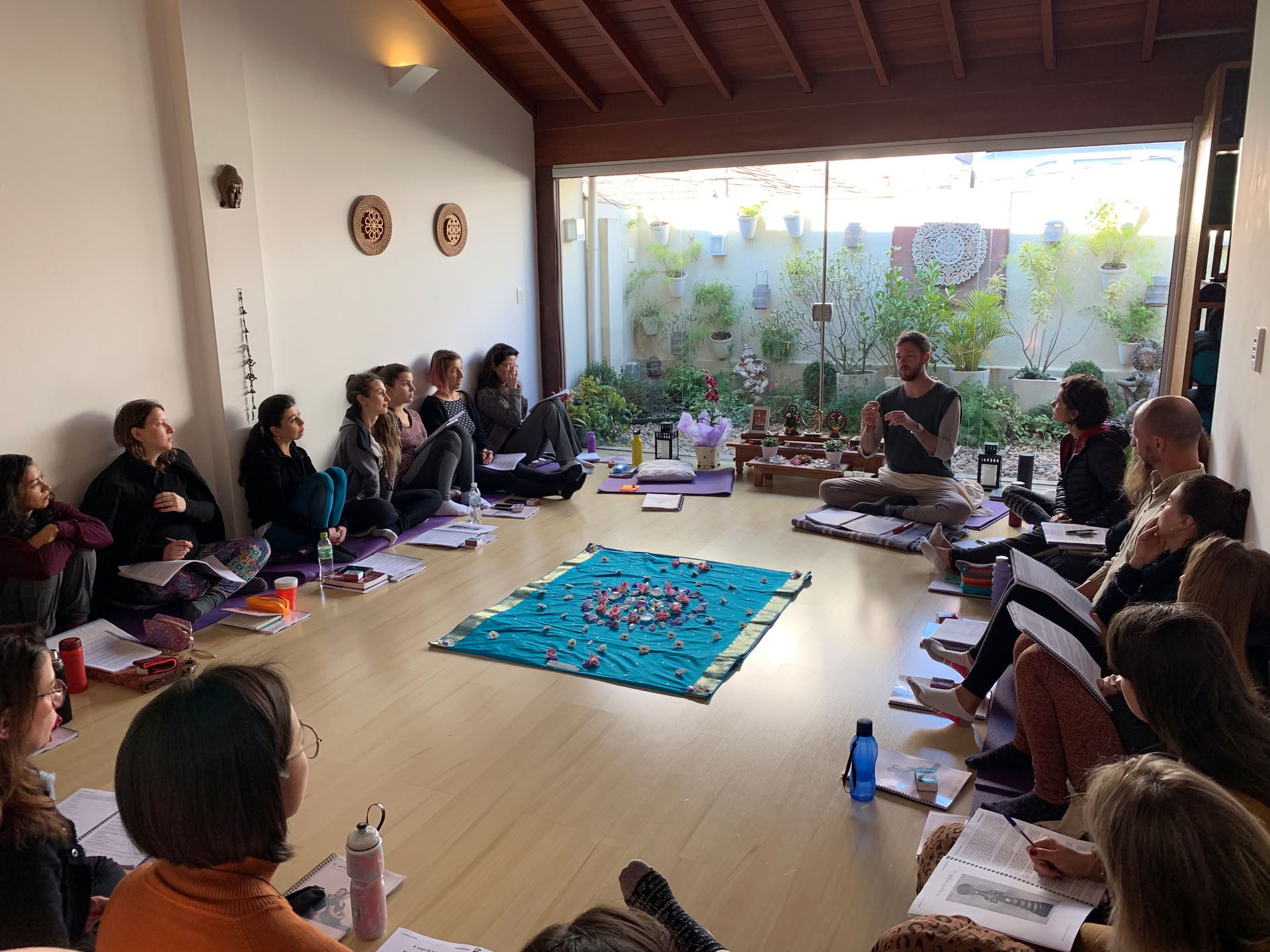 Formación de Profesores de Yoga de 200 Horas - Octubre de 2026