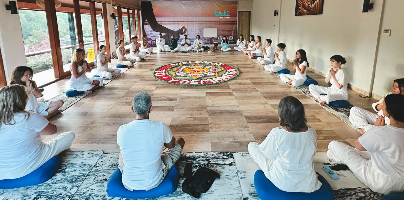 Curso de formación de profesores de yoga de 100 horas