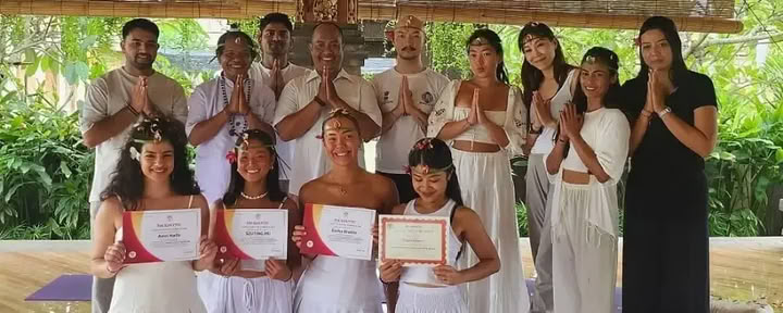 Curso de formación de profesores de yoga de 100 horas