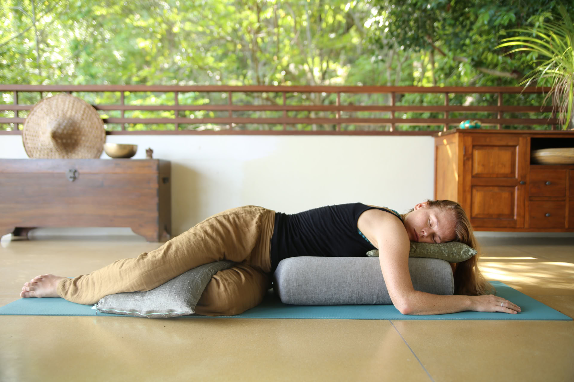 The Hearth- Una velada de yoga restaurativo, masaje y descanso