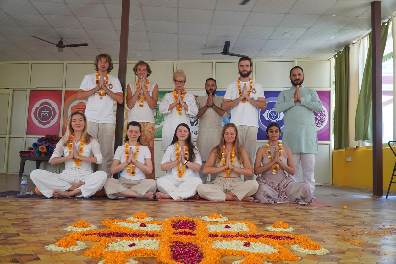 Formación de profesores de Kundalini Yoga de 300 horas en Rishikesh