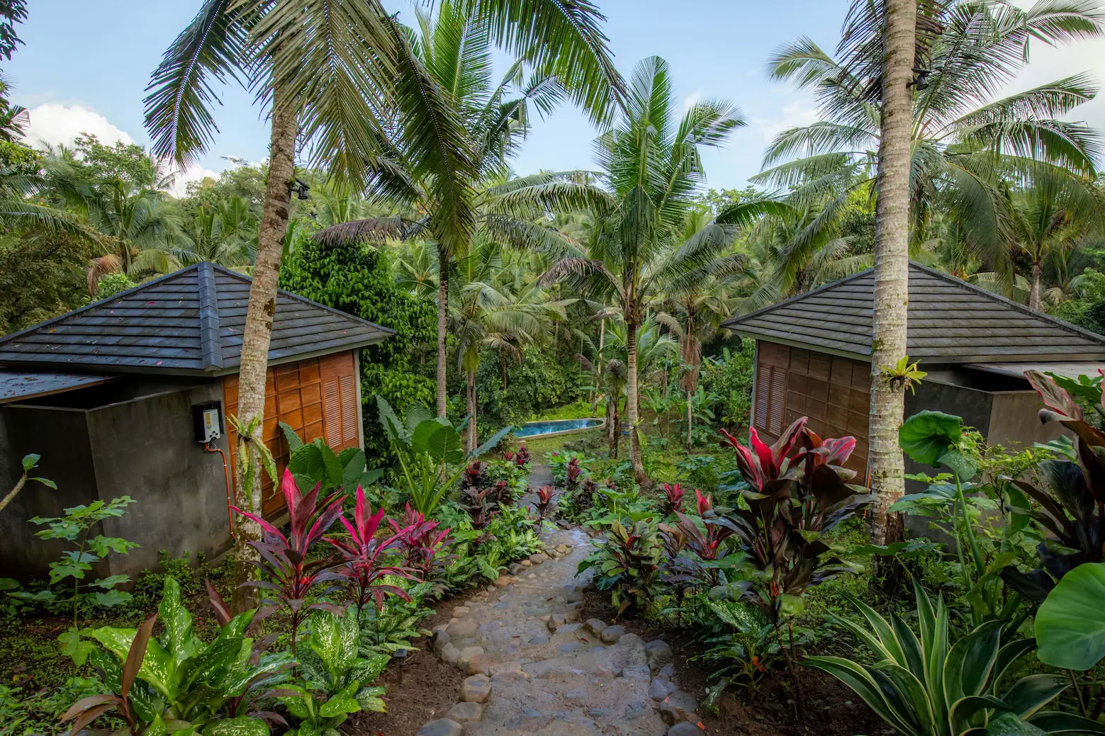 Retiro de 8 días en un templo en la selva, sanación con sonido y arte en Bali