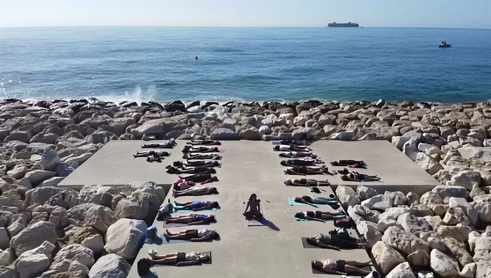 Vinyasa junto al mar
