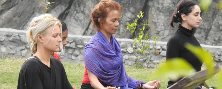 Curso de Formación de Profesores de Yoga de 300 Horas – 1.º al 30 de enero