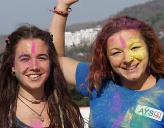 Formación de profesores de yoga con sanación sonora en Rishikesh