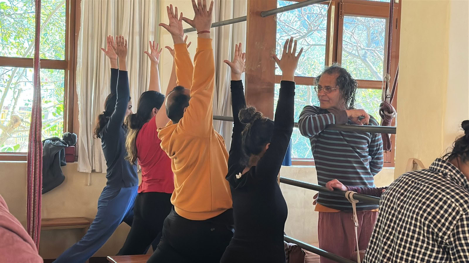 Curso intensivo de yoga de 160 horas en Dharamshala