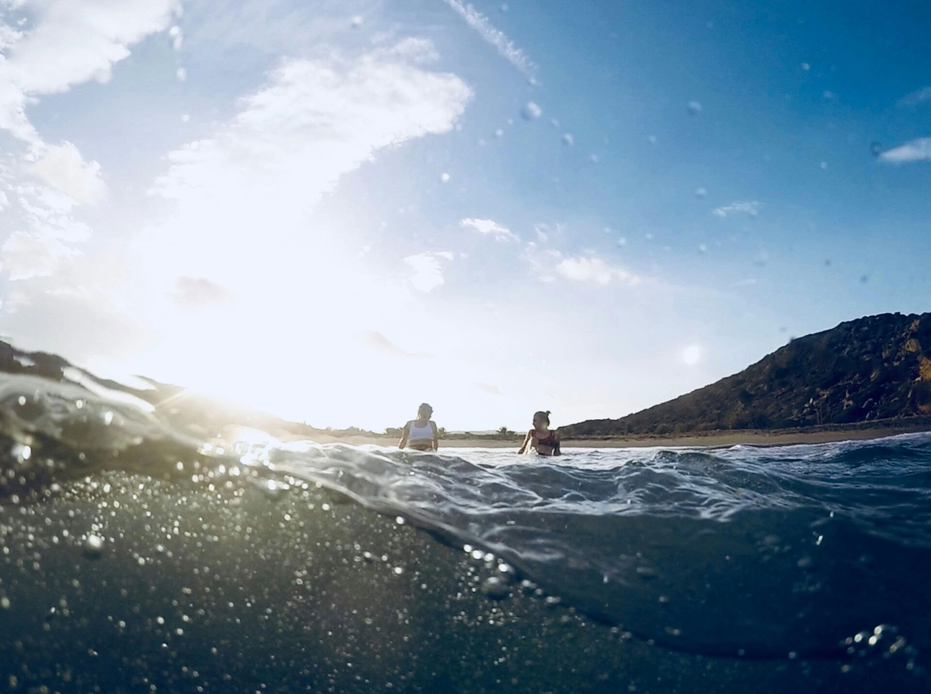 Campamento de surf y yoga de 7 días en Fuerteventura