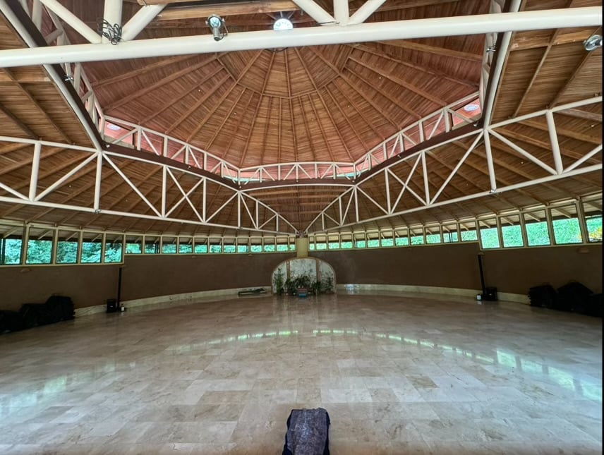 PachaMama Eco Village & Centro de Retiro
