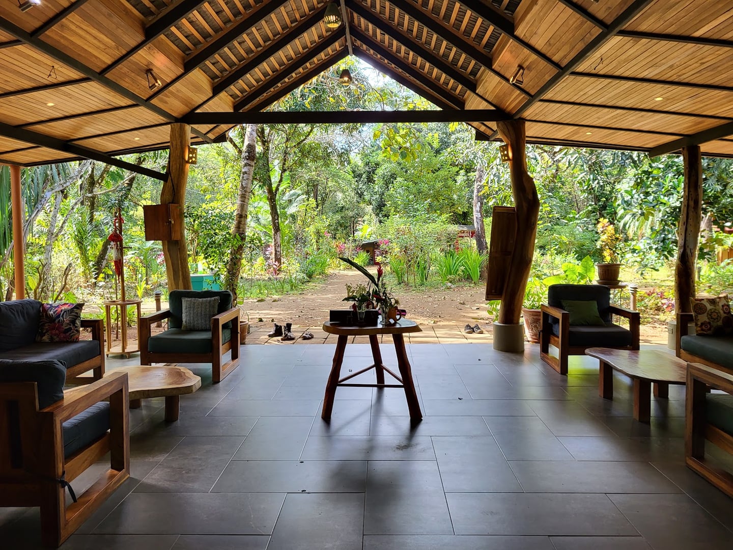 PachaMama Eco Village & Centro de Retiro