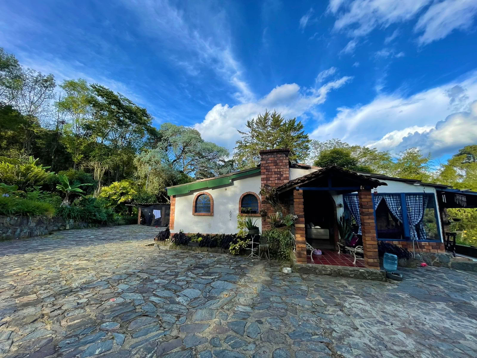 Harmonica Ayahuasca Retiro Colombia (anteriormente Guacamayo)