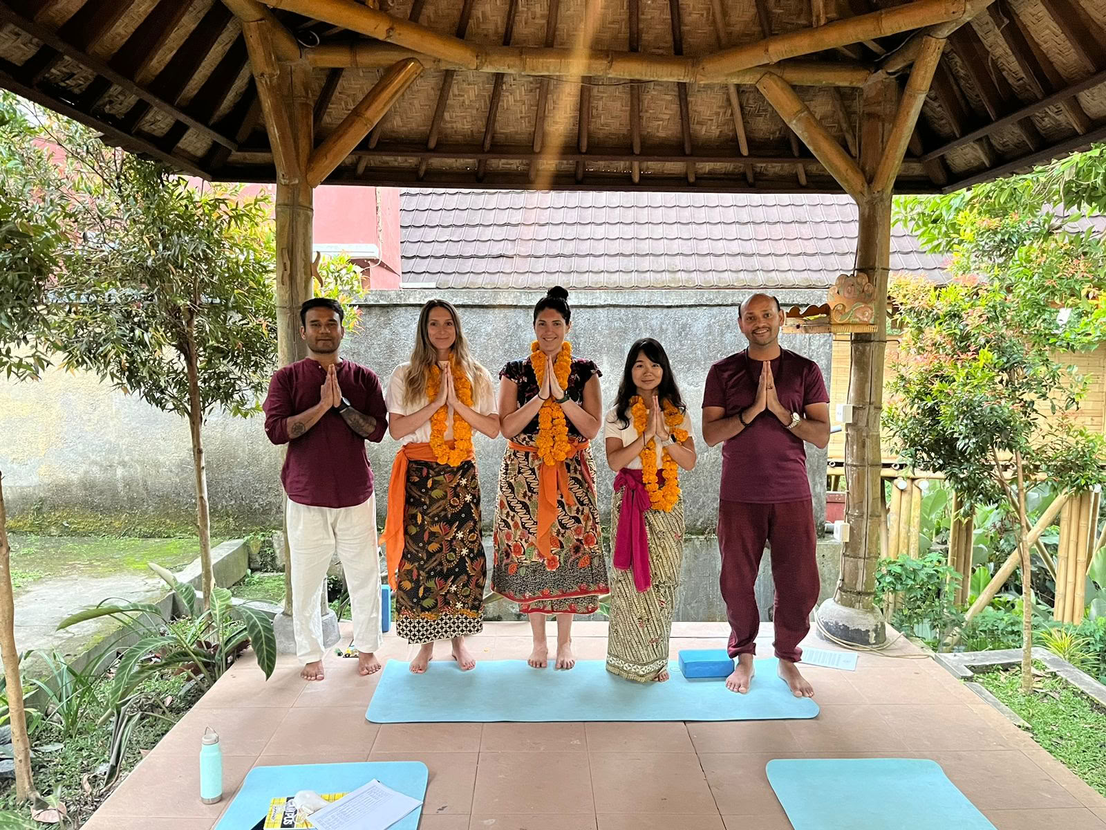 Bali Yoga Center - Clases de yoga y YTT en Ubud Bali