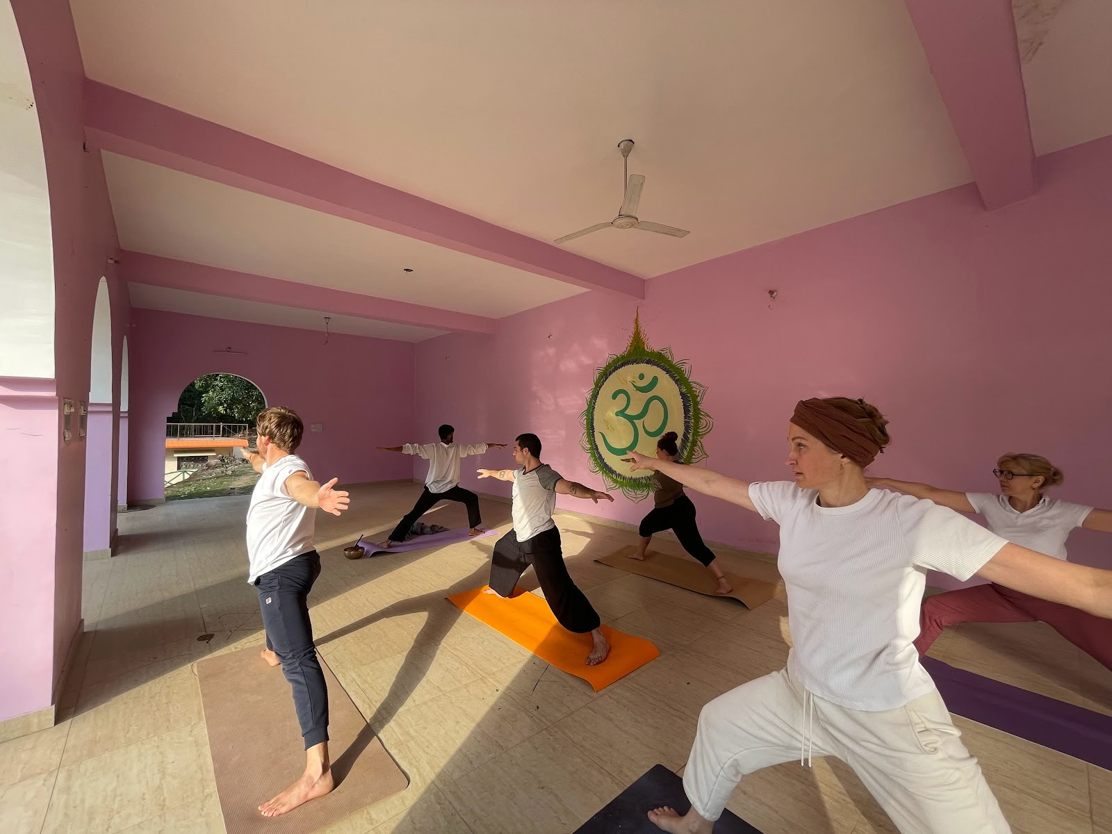 Abhyasa Yogmath | Ashram tradicional de yoga y meditación en Rishikesh, India