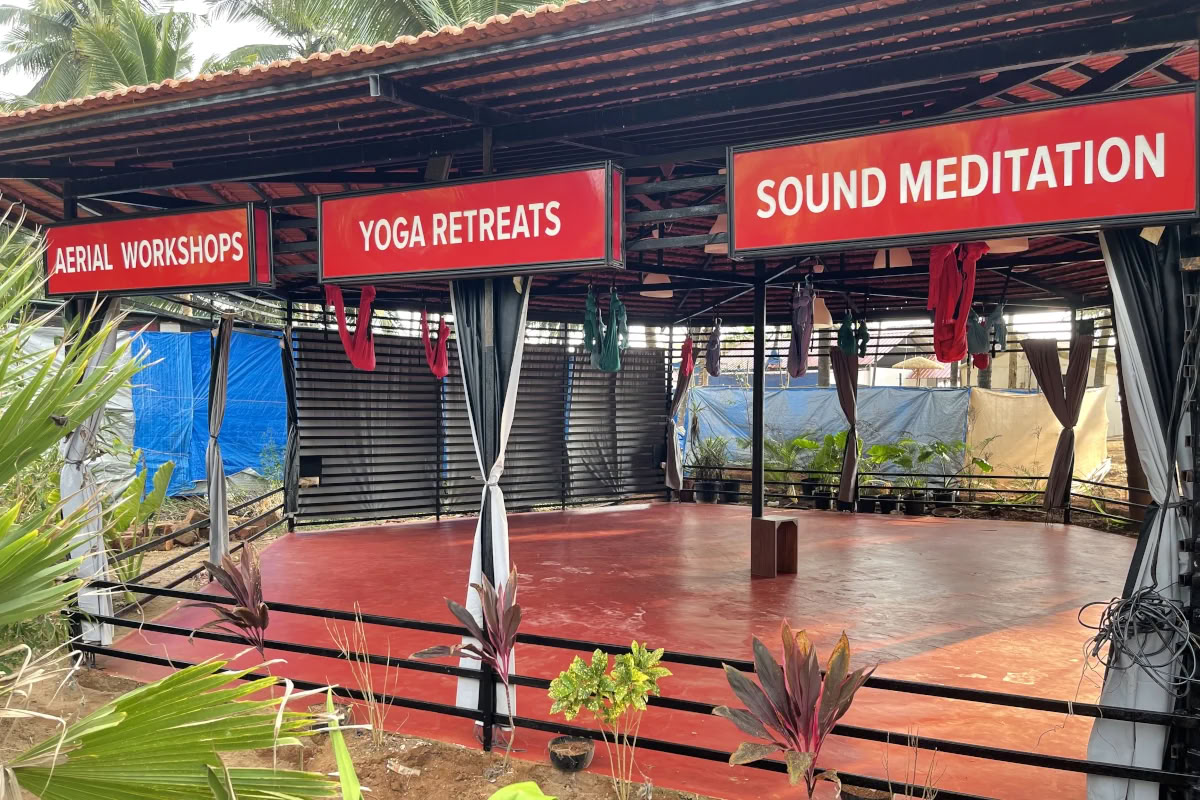OM Studio Agonda - Yoga Aéreo y Sanación con Sonido en Goa