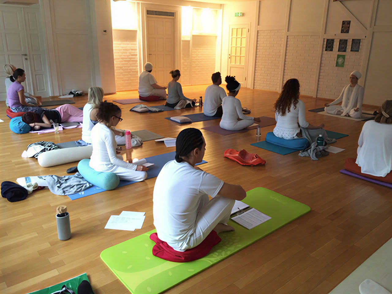 High On Yoga Escuela de Yoga Kundalini y Terapia de Yoga