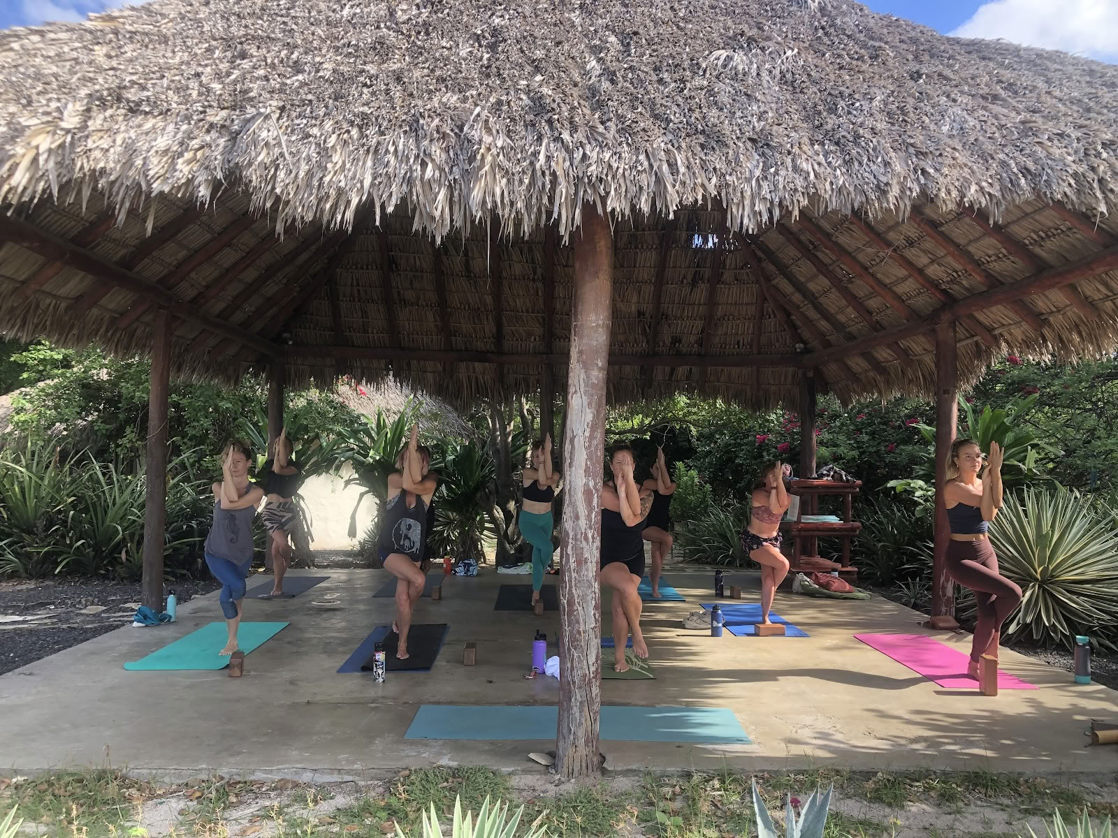 Flowwithbritt Yoga/Pilates/Esculpir y fluir
