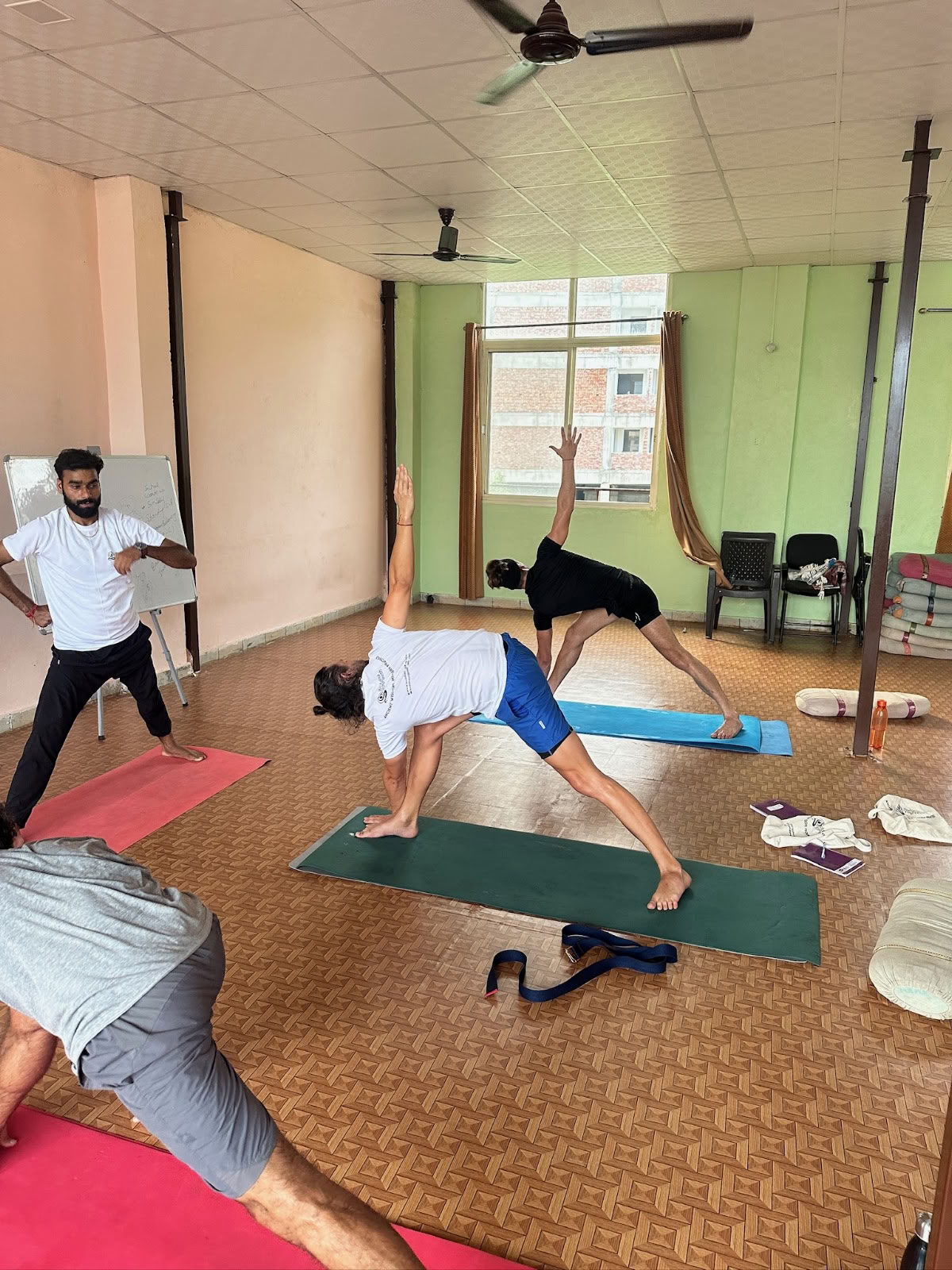 Buddha Yogpeeth - Formación de Profesores de Yoga en Rishikesh