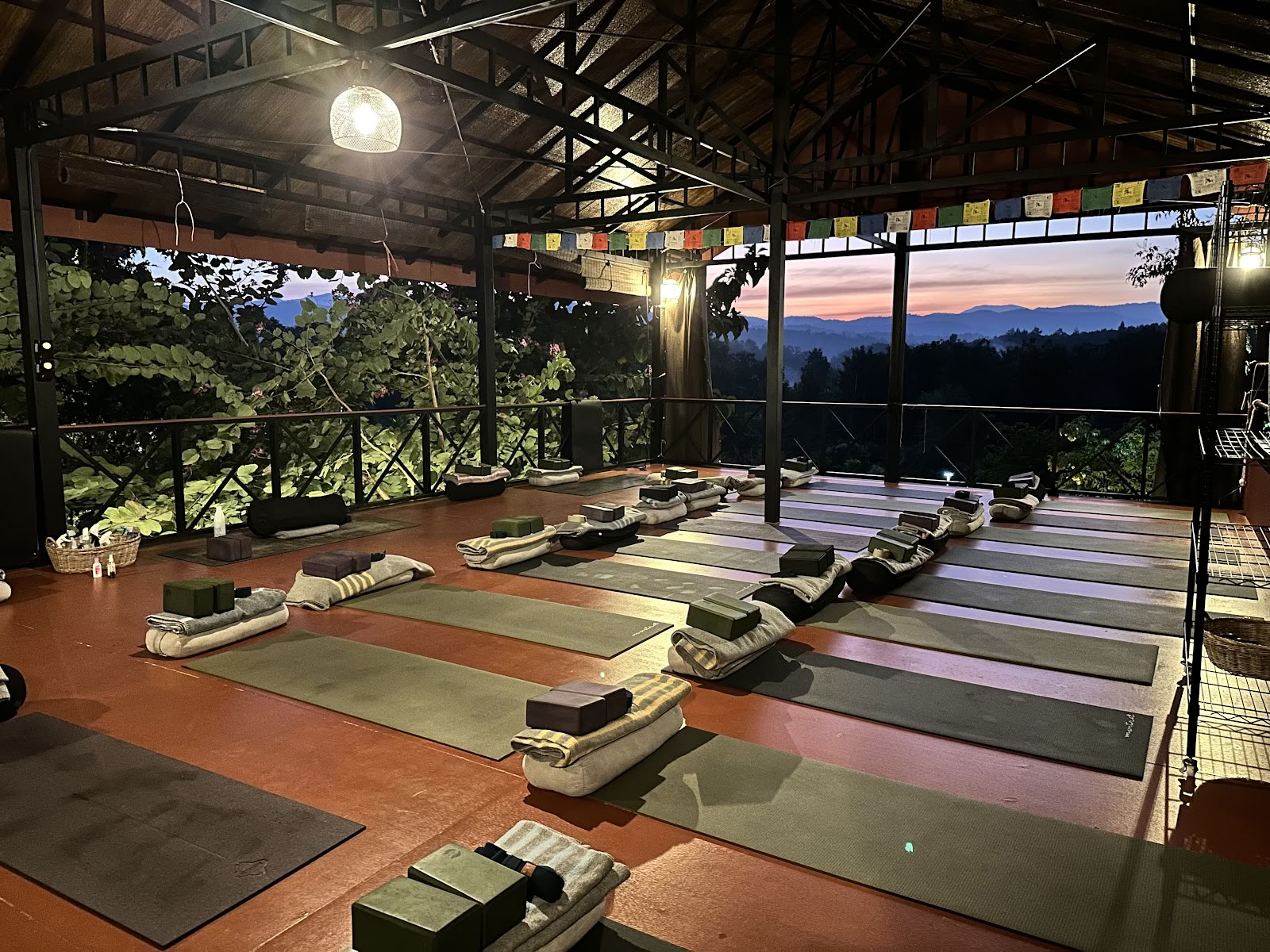 True Nature Chiang Mai - Yoga & Meditation Home Stay Retiro