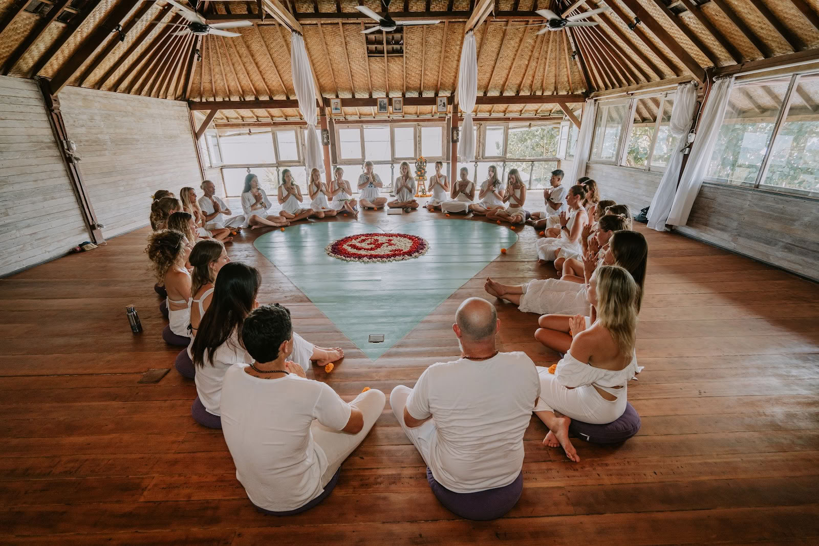 Instituto de Yoga y Pilates Santosha