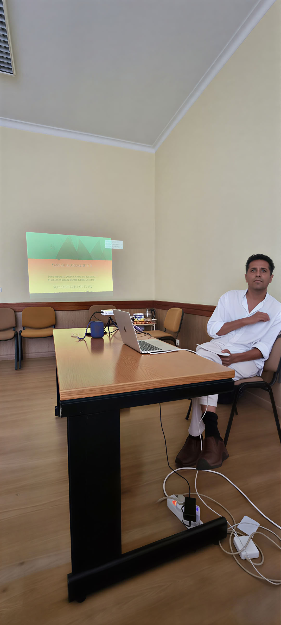 Dr. Ameet Aggarwal ND, médico naturópata, homeópata, psicoterapeuta