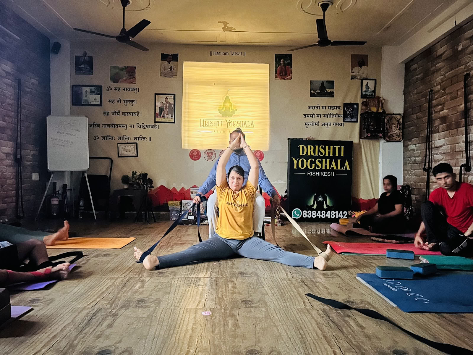 Drishti Yogshala Rishikesh (Escuela de yoga)