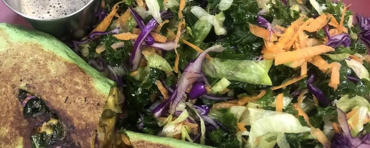 Wise Wellness - Centro de yoga / spa de día y iTal Mama Café vegano
