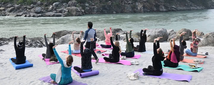Jiva Yoga Academy - Formación de profesores de yoga de 200 horas y 300 horas en Rishikesh, India
