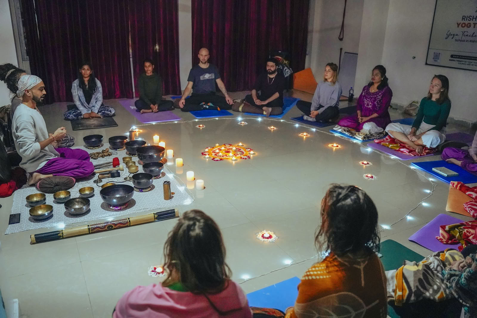 Kaivalyam Yoga School - Formación de Profesores de Yoga en Rishikesh