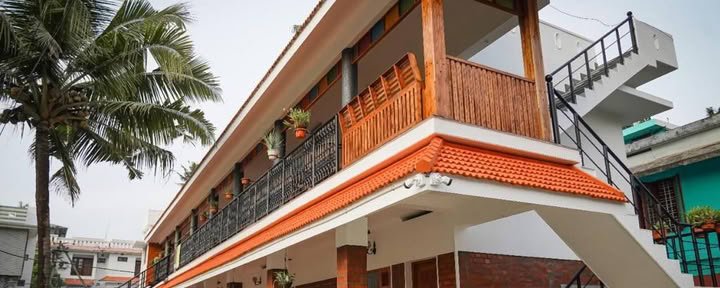 Kerala Yogashala - La Mejor Escuela de Yoga en Kerala