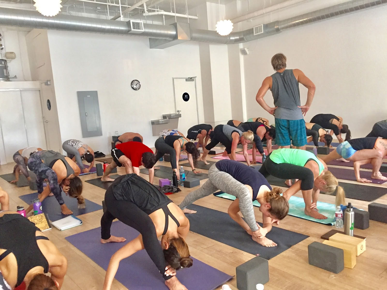Yoga con Diamante Rojo + Sauna de Infrarrojos