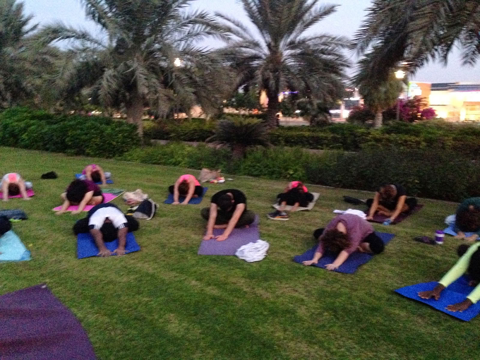 Clases comunitarias gratuitas de yoga Lakshya