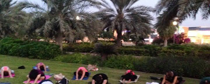 Clases comunitarias gratuitas de yoga Lakshya